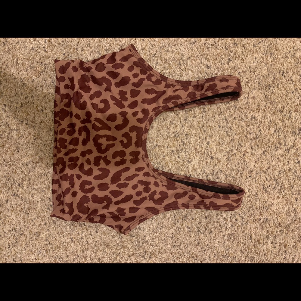 Women’s Kingdom Top size small